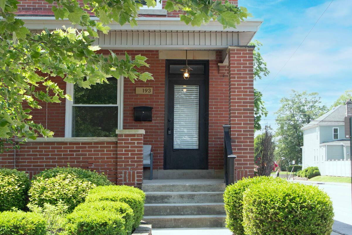 Property Photo: 193 E Mithoff Street OH 43206