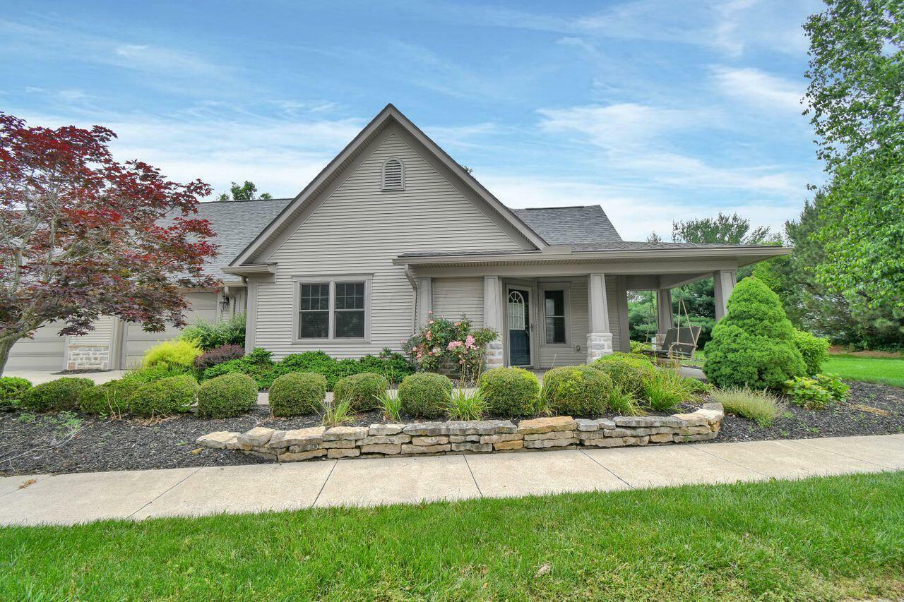 Property Photo: 1366 Chapel Way OH 43056