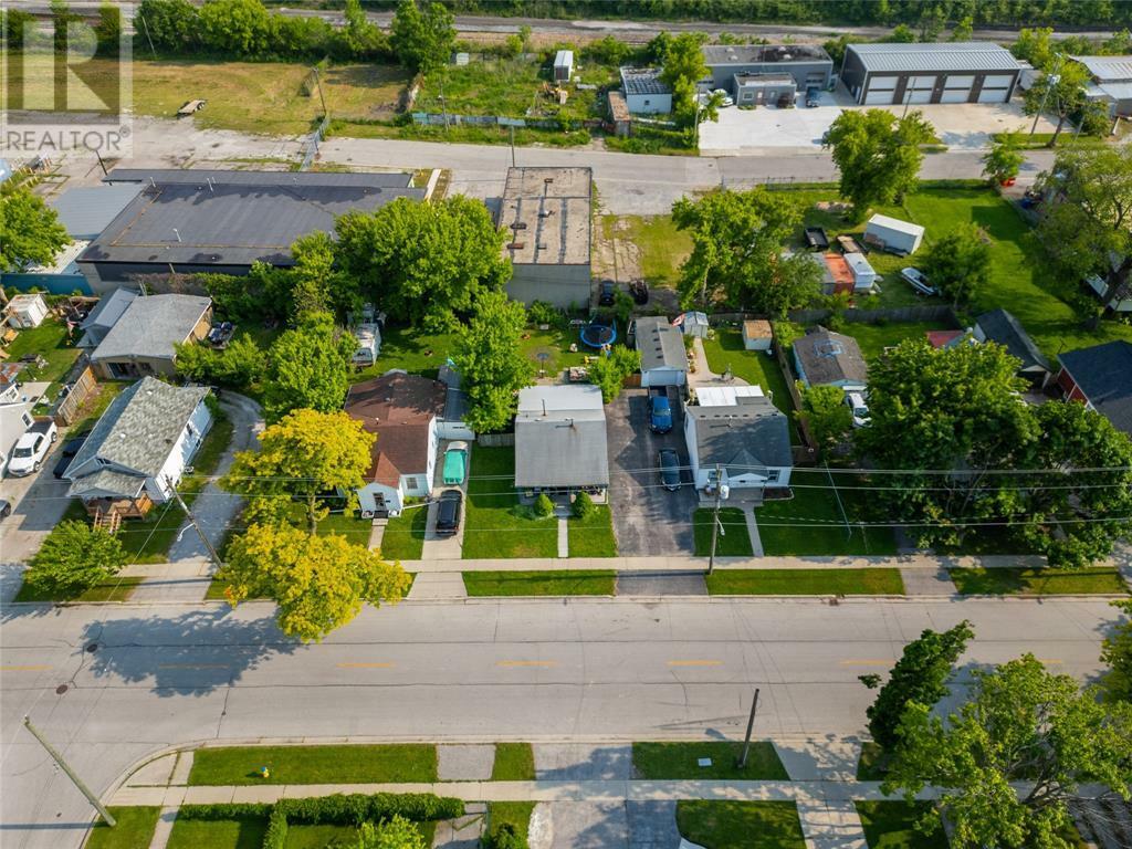 Photo de la propriété: 155 Campbell Street ON N7T 2G7