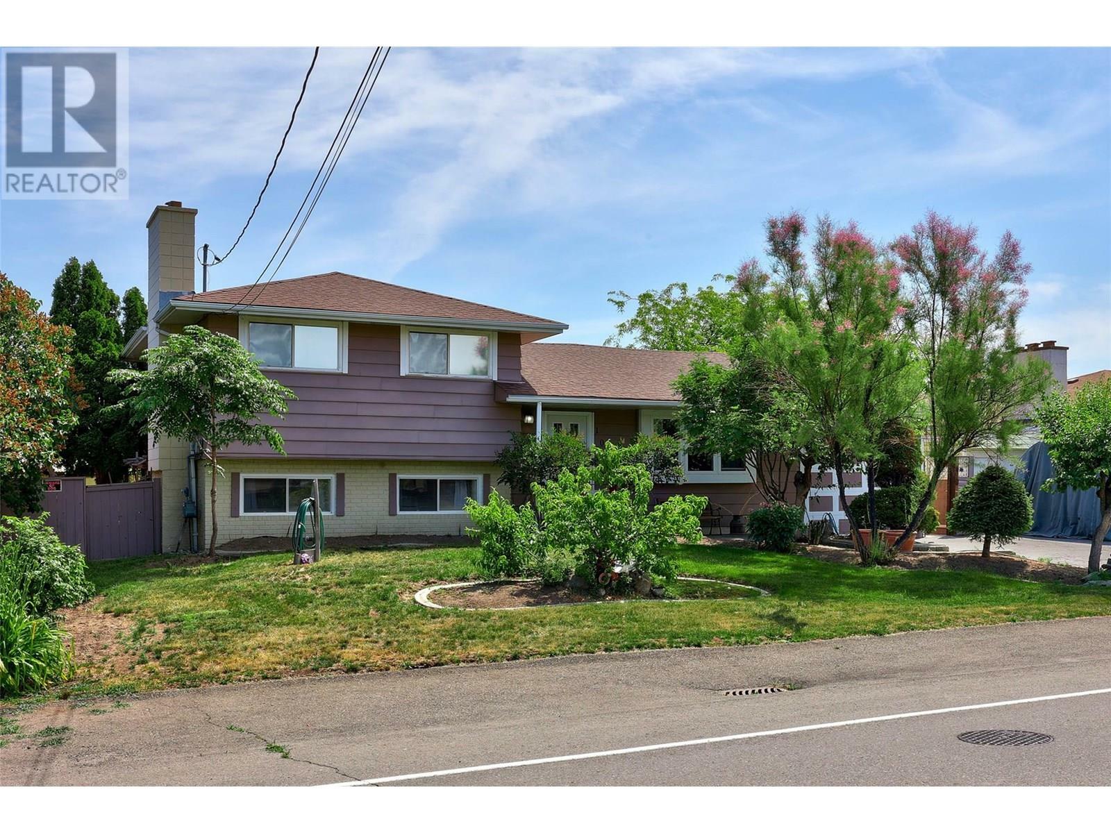 1027 Nicolani Drive  Kamloops BC V2B 5B4 photo
