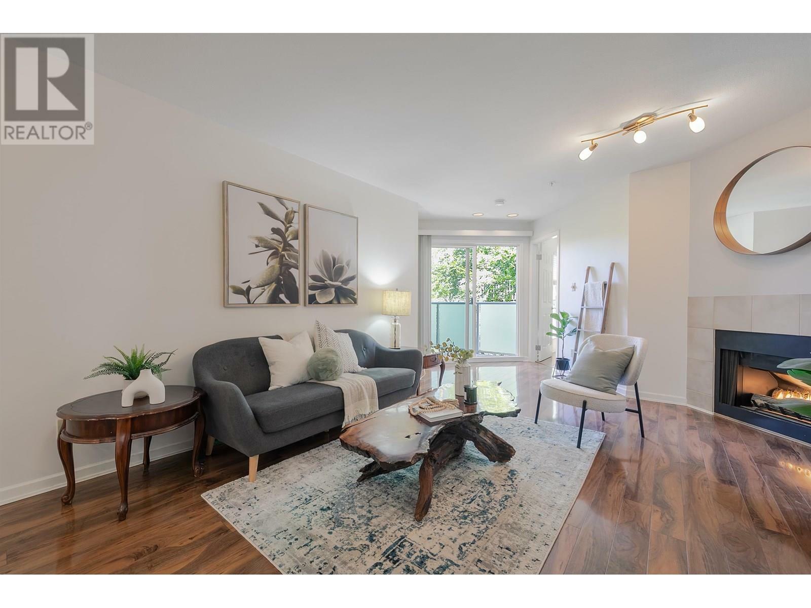 Photo de la propriété: 518 Thirteenth Street 309 BC V3M 4L9