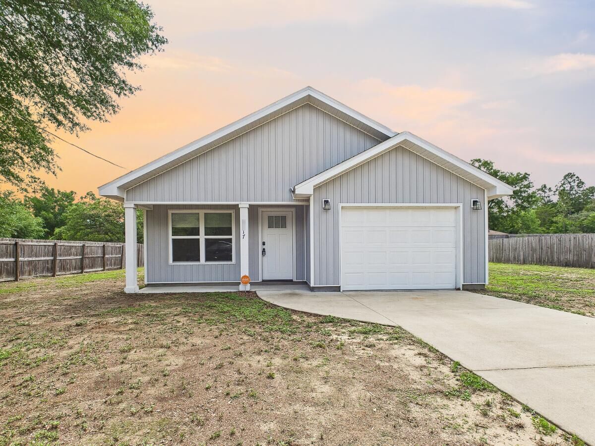 Property Photo: 5117 Colt Drive FL 32539