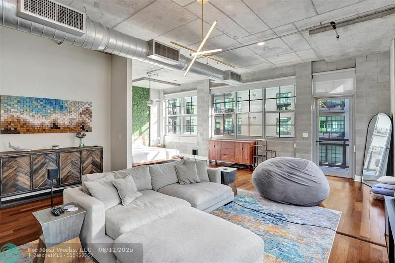 Property Photo: 411 NW 1st Ave 405 FL 33301