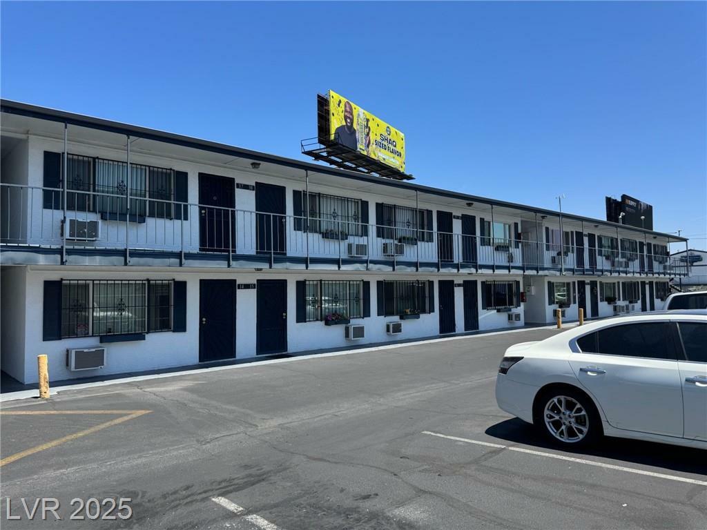 Property Photo: 4600 Paradise Road 16 NV 89169