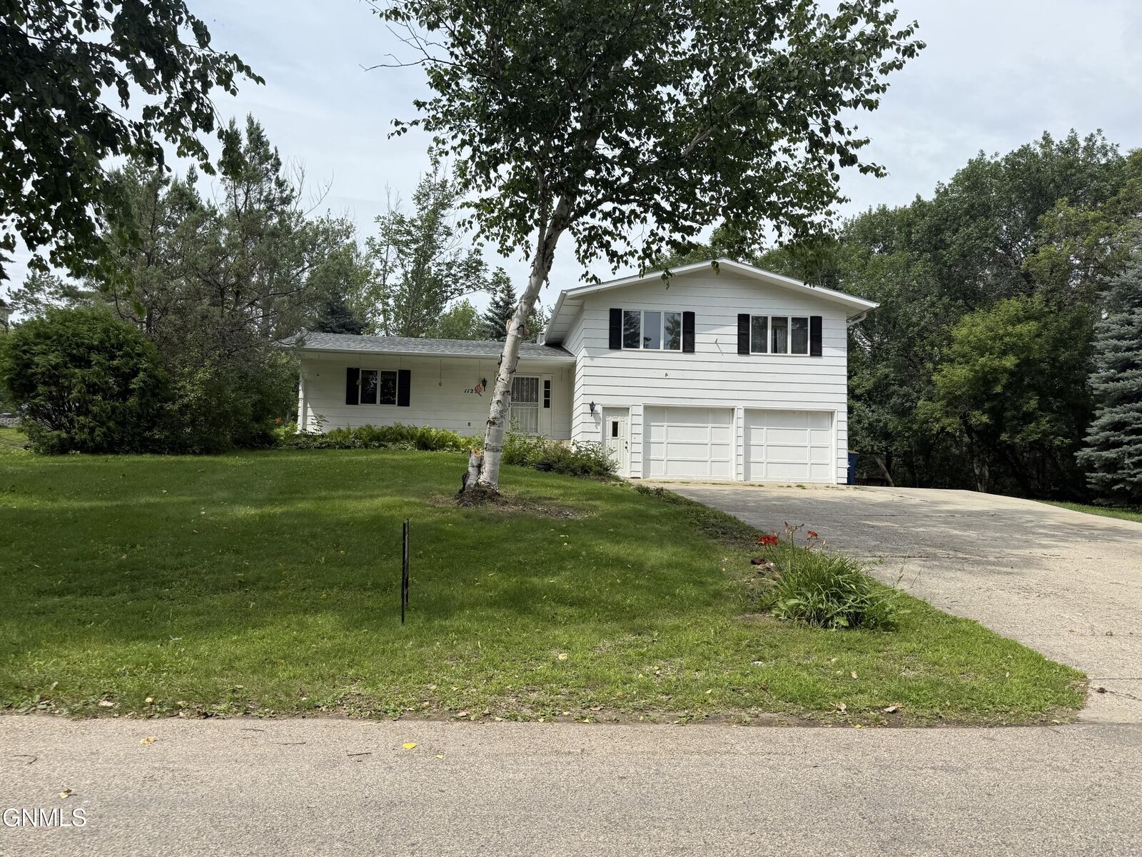 Property Photo: 1125 8th Avenue NW ND 58401