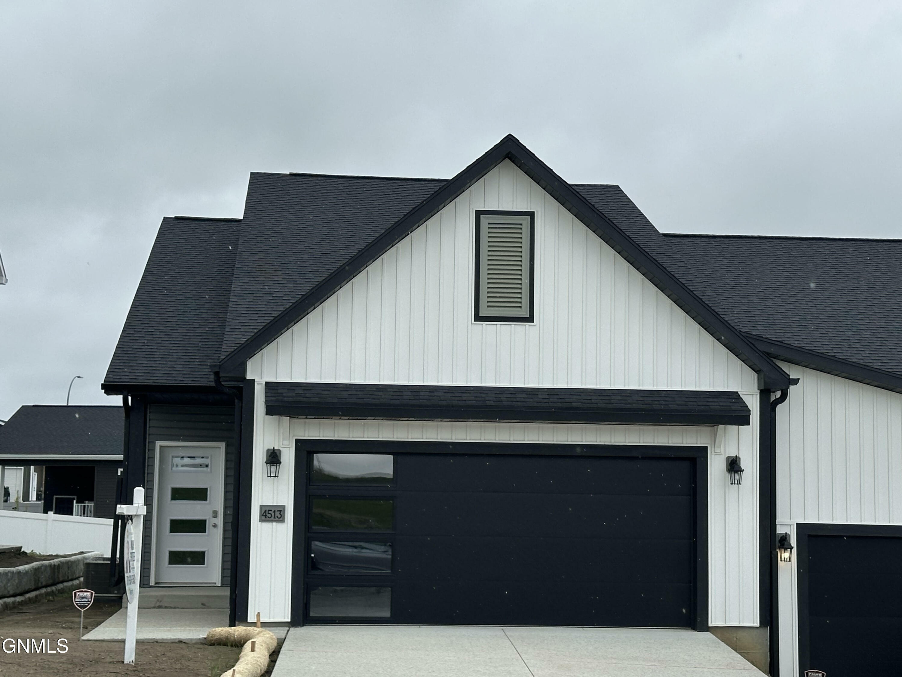 4513 47th Street NW  Mandan ND 58554 photo