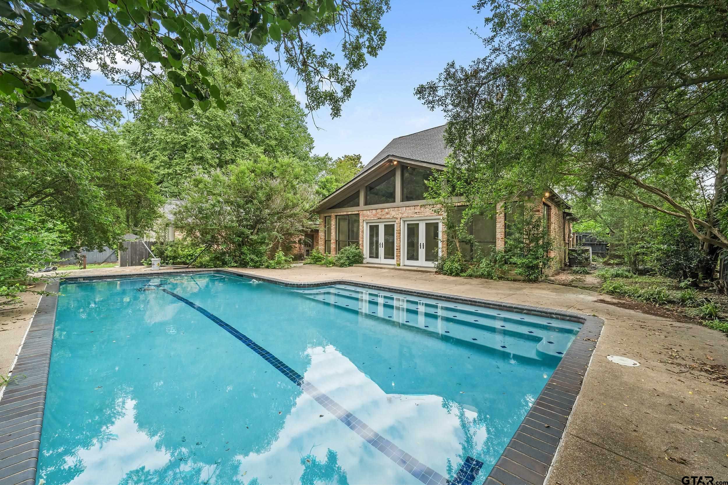 Property Photo: 725 Purdue TX 75701