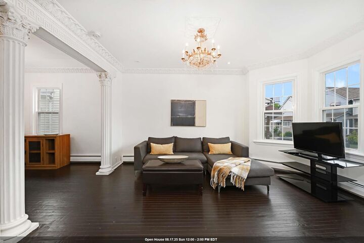 241 Grace Ave  Secaucus NJ 07094-3712 photo