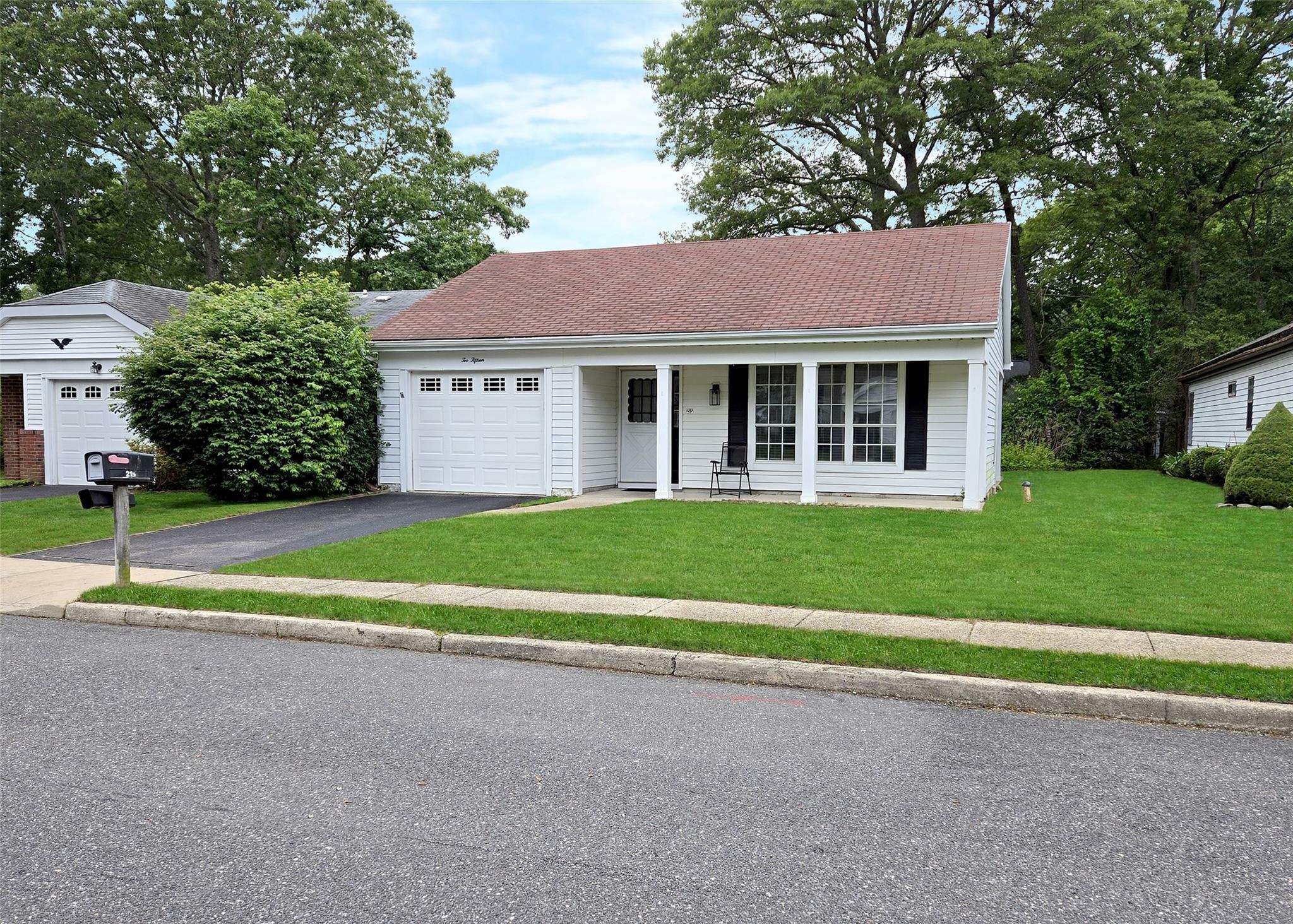 215 Kingston Drive  Ridge NY 11961 photo
