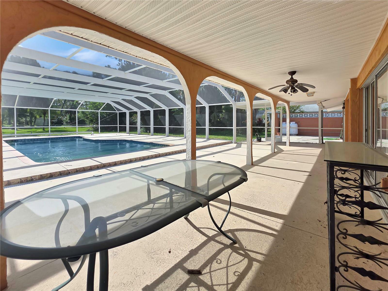 Property Photo: 2131 Heasley Road FL 34223
