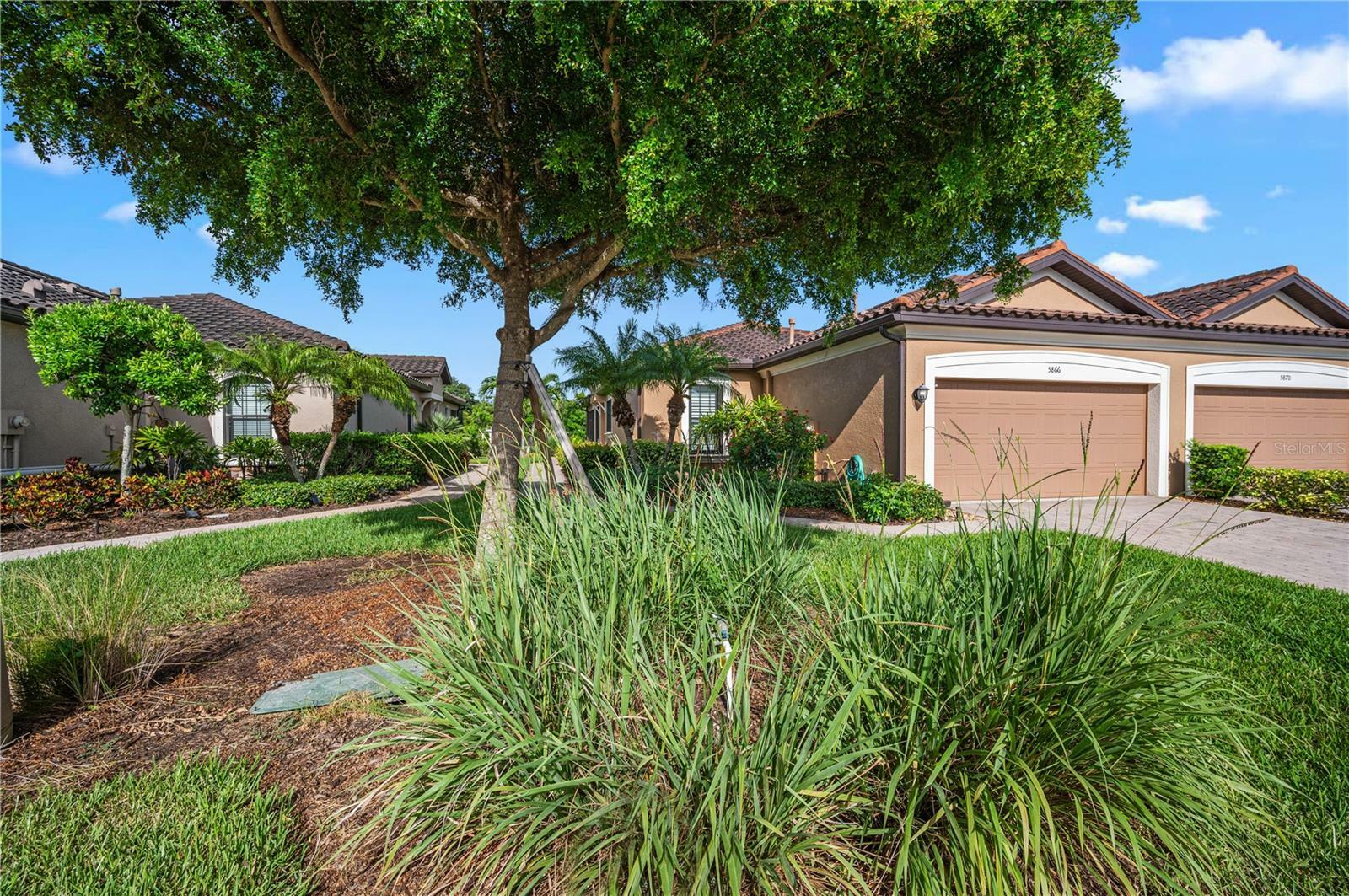 Property Photo:  5866 Cavano Drive  FL 34231 