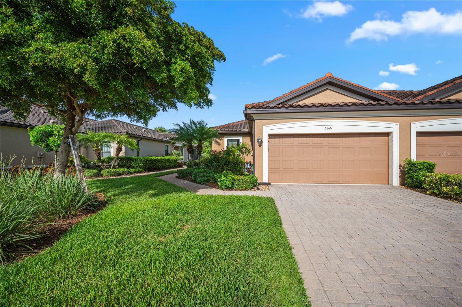 Property Photo:  5866 Cavano Drive  FL 34231 