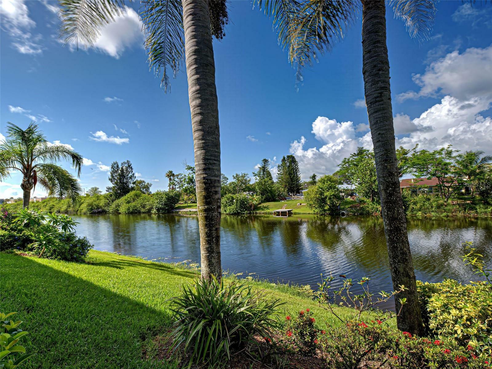 Property Photo: 5725 Greenwood Avenue 5103 FL 34287