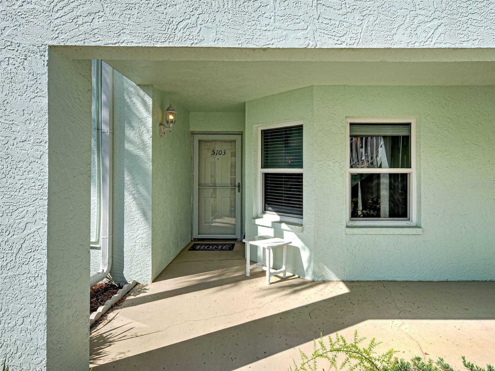 Property Photo: 5725 Greenwood Avenue 5103 FL 34287