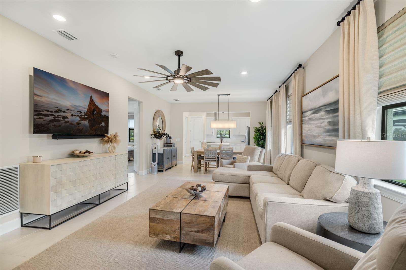 Property Photo: 6239 Baywood Court FL 34211