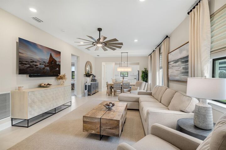 Property Photo: 6239 Baywood Court FL 34211