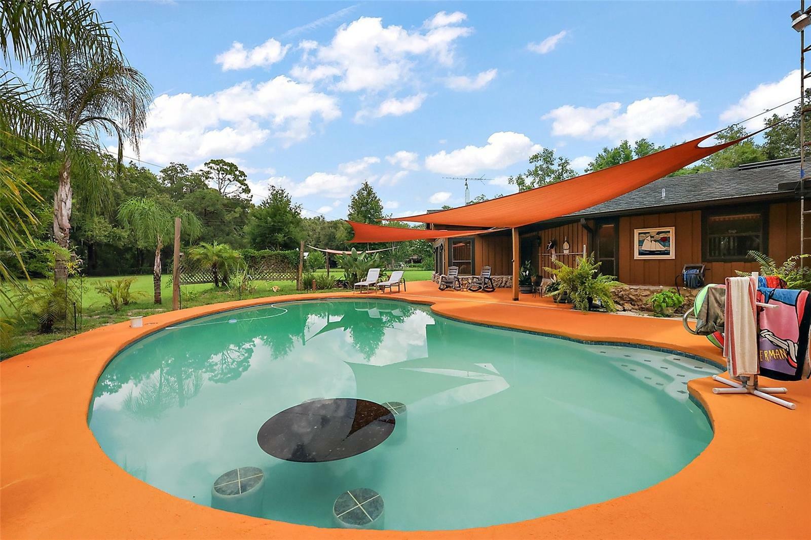 Property Photo: 672 E Belt Avenue FL 33513