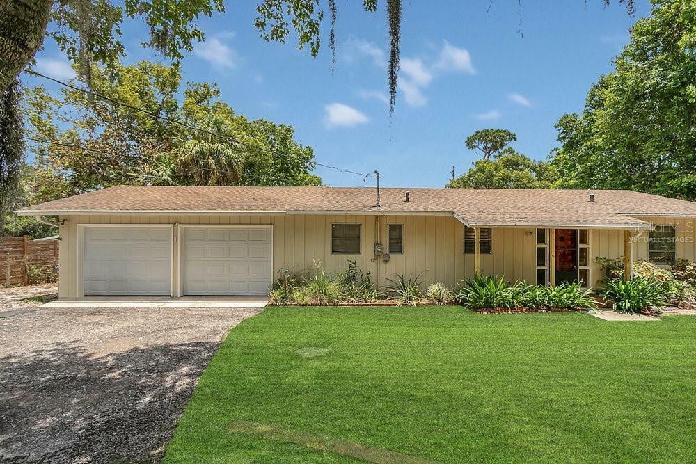 Property Photo: 2990 E Central Avenue FL 33830