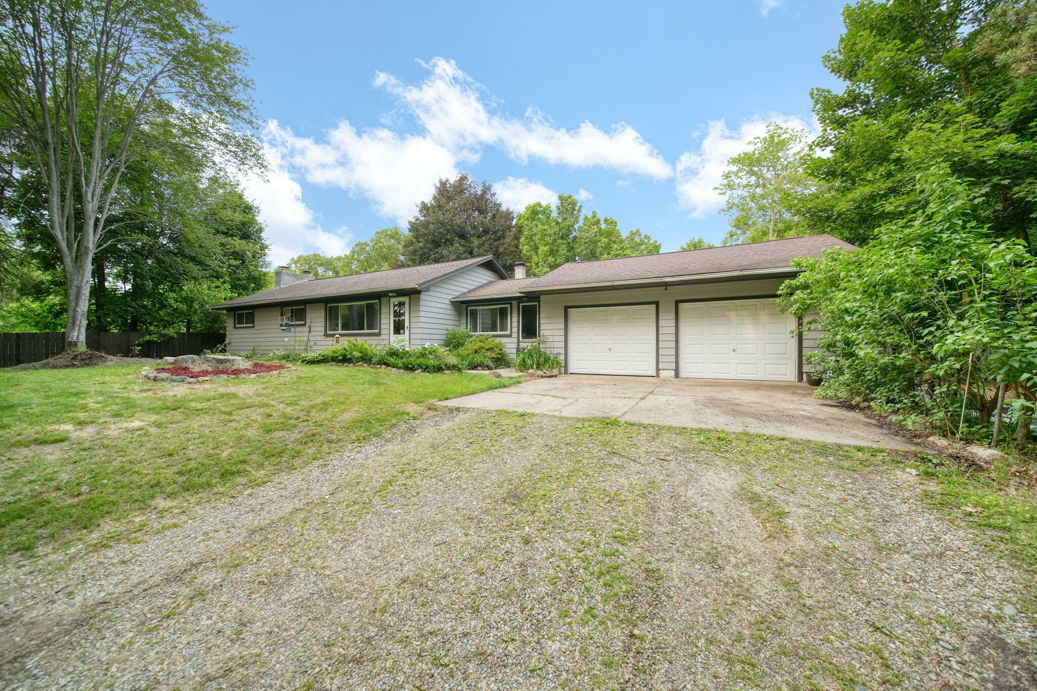Property Photo: 16867 Waterloo Road MI 48118