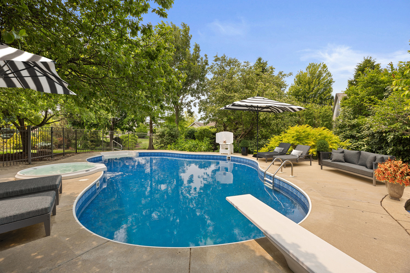 Property Photo: 16266 W Mohawk Court IL 60441