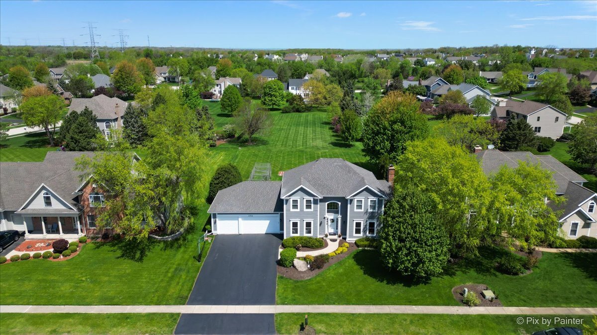 Property Photo:  1712 Squirrel Trail  IL 60013 
