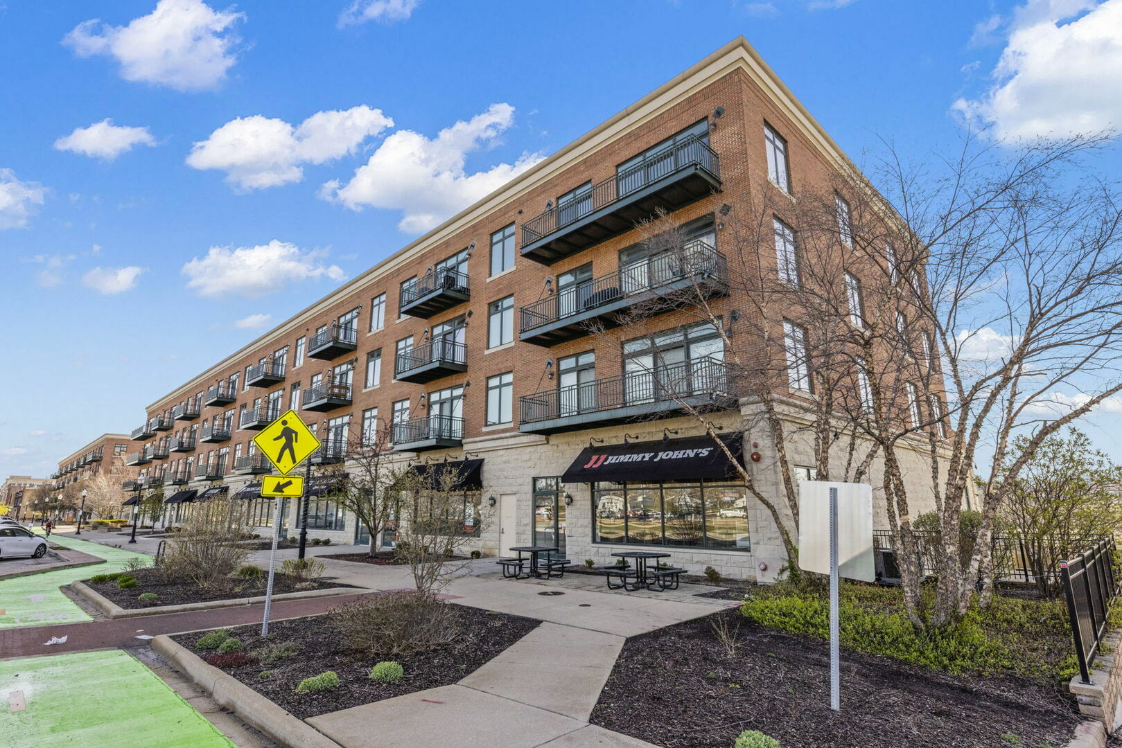 Property Photo: 160 S River Street 204 IL 60506