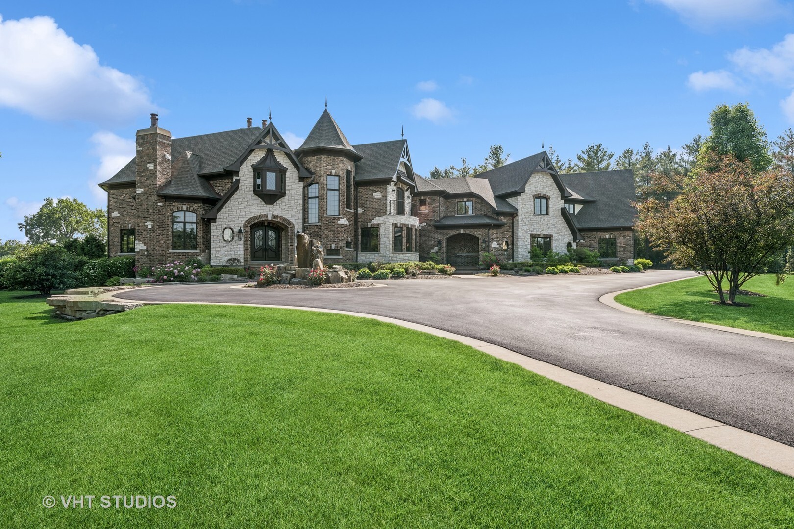Property Photo:  14 Vandenbergh Drive  IL 60010 