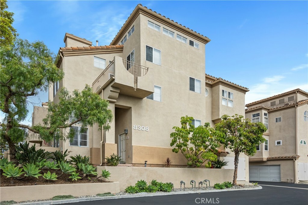 Property Photo: 8308 Atlanta Avenue 101 CA 92646