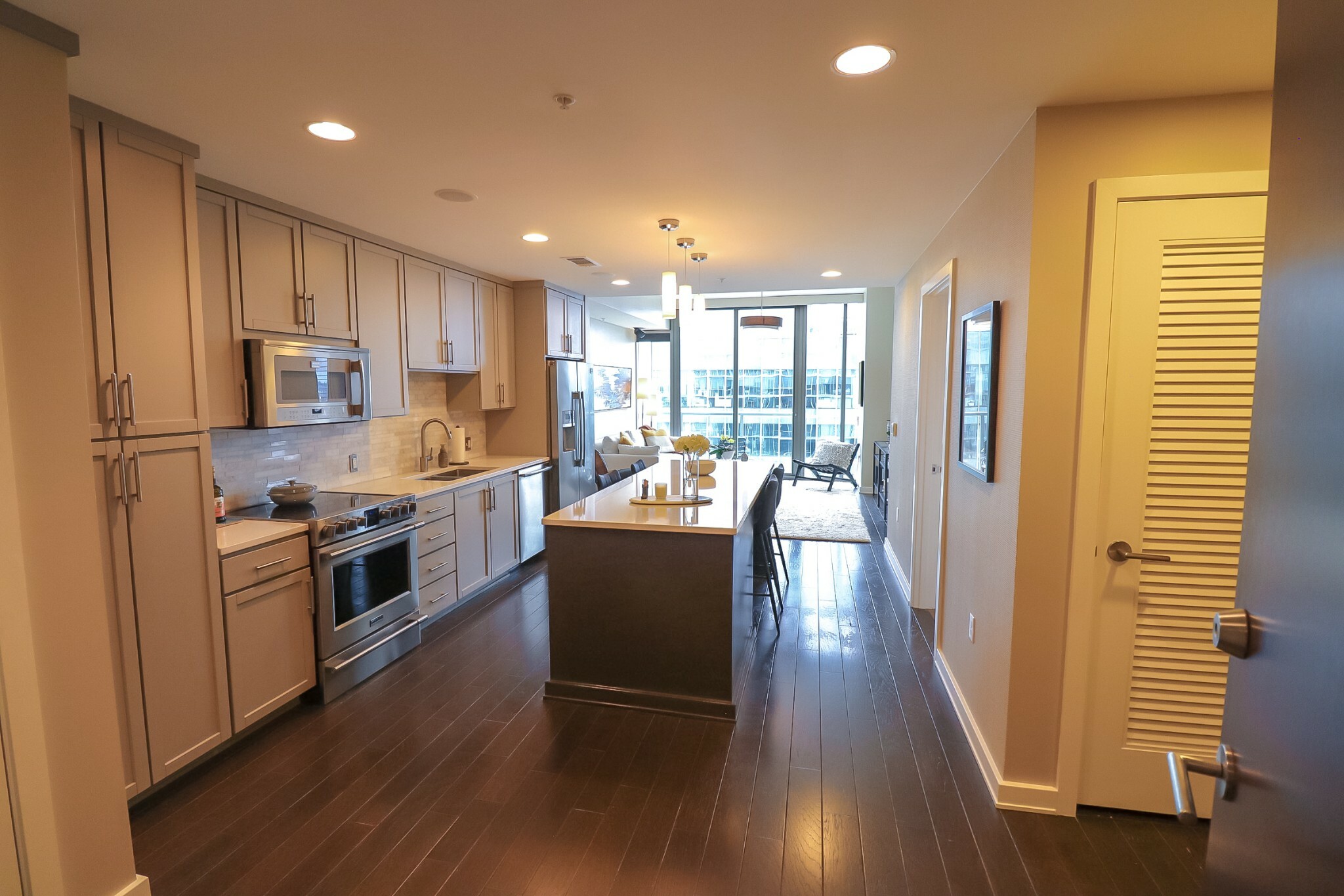 Property Photo: 1212 Laurel St 1708 TN 37203