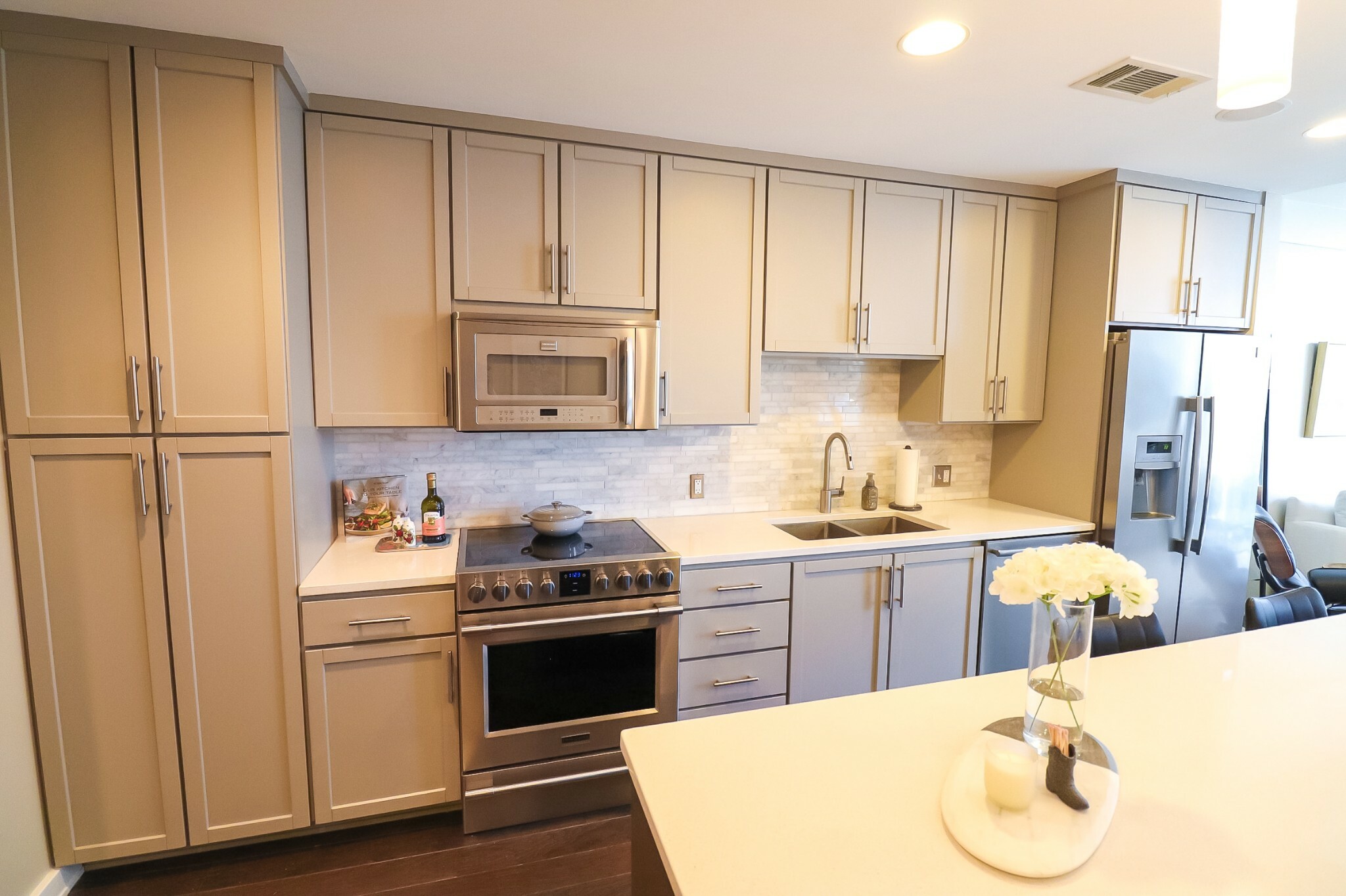 Property Photo:  1212 Laurel St 1708  TN 37203 