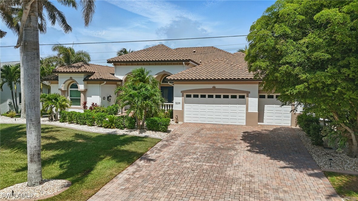 5239 SW 27th Avenue  Cape Coral FL 33914 photo