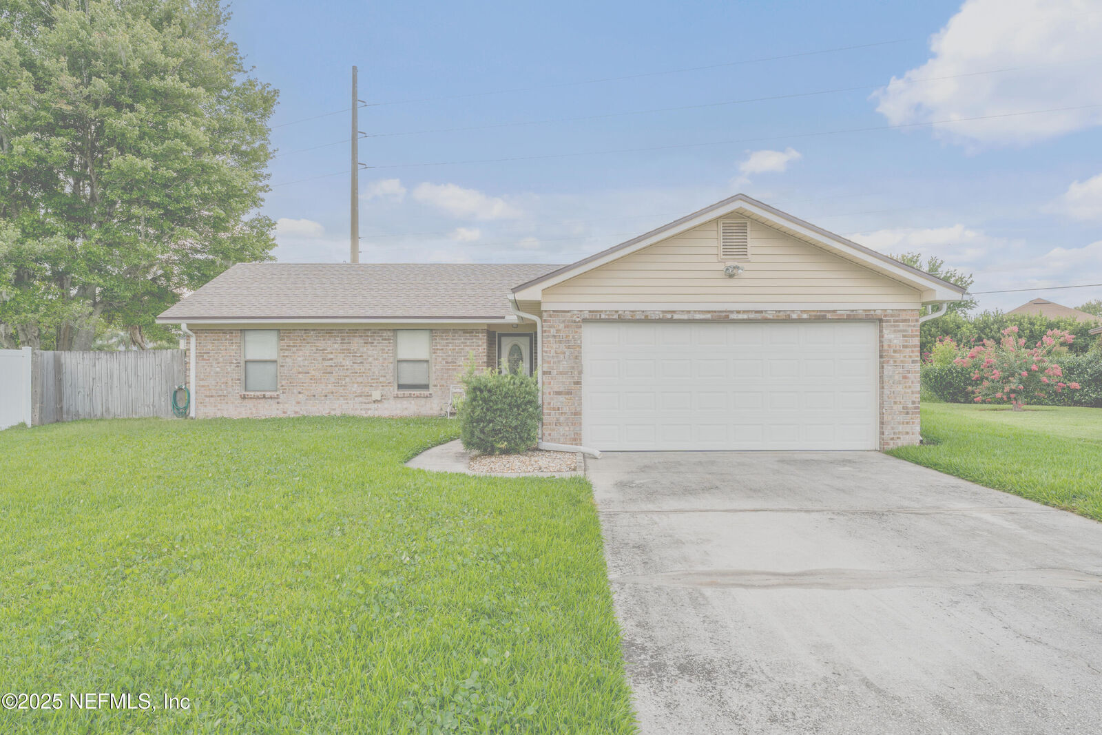 Property Photo: 1590 Abelia Manor FL 32068