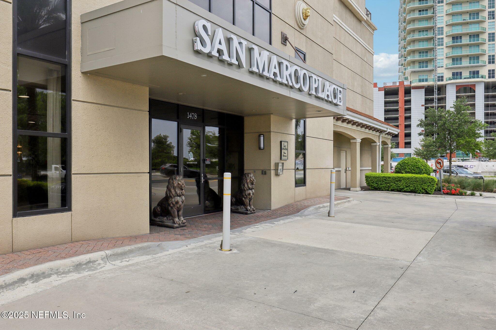 Property Photo: 1478 Riverplace Boulevard 1605 FL 32207