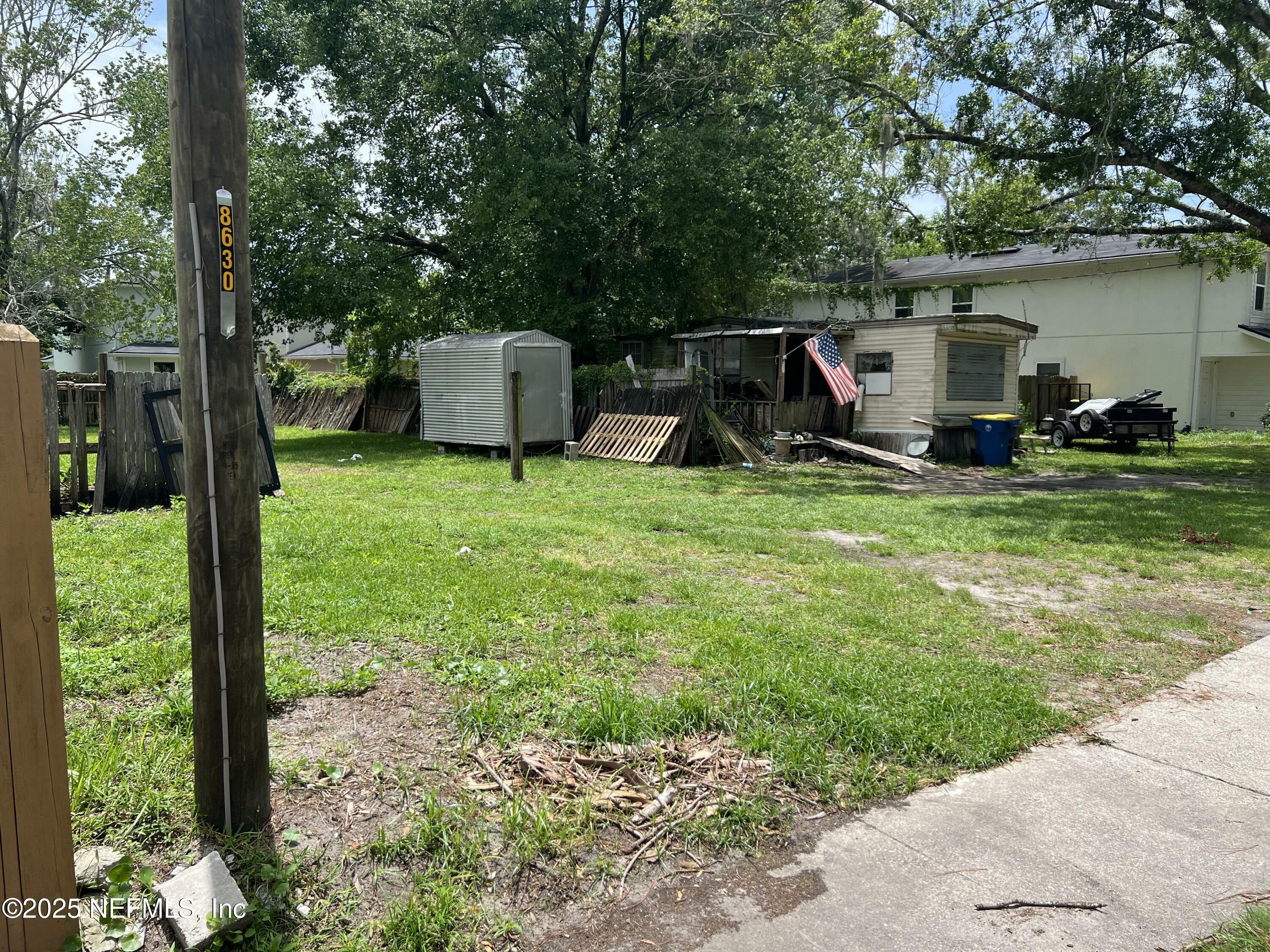 Property Photo: 8626 Dandy Avenue FL 32211