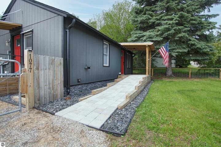 Property Photo:  1077 Oak Terrace  MI 49686 