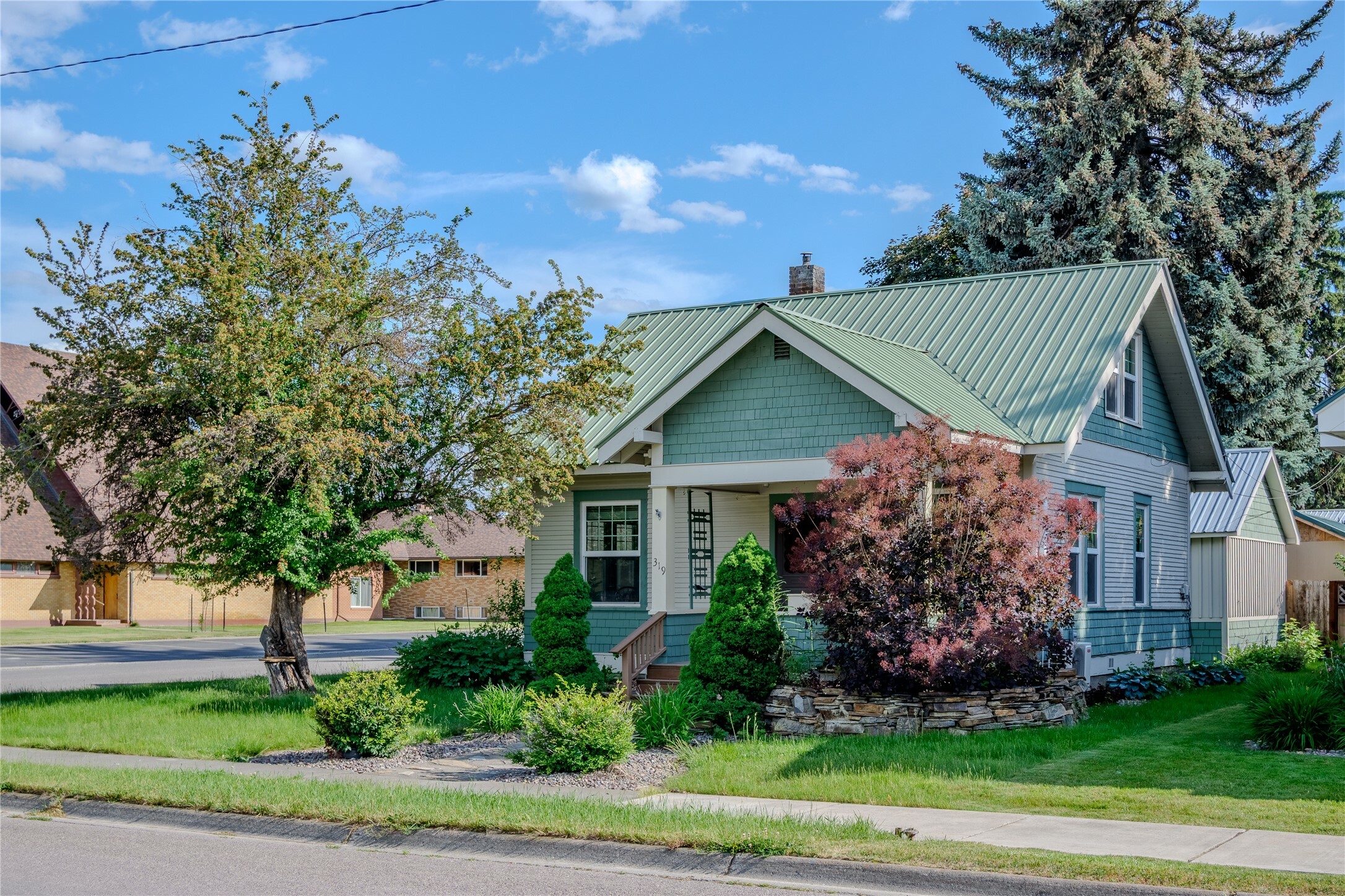 Property Photo: 319 E Lincoln Boulevard MT 59923