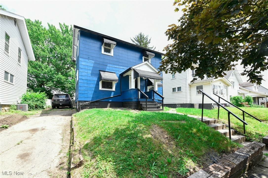 Property Photo: 595 Hedden Avenue OH 44311