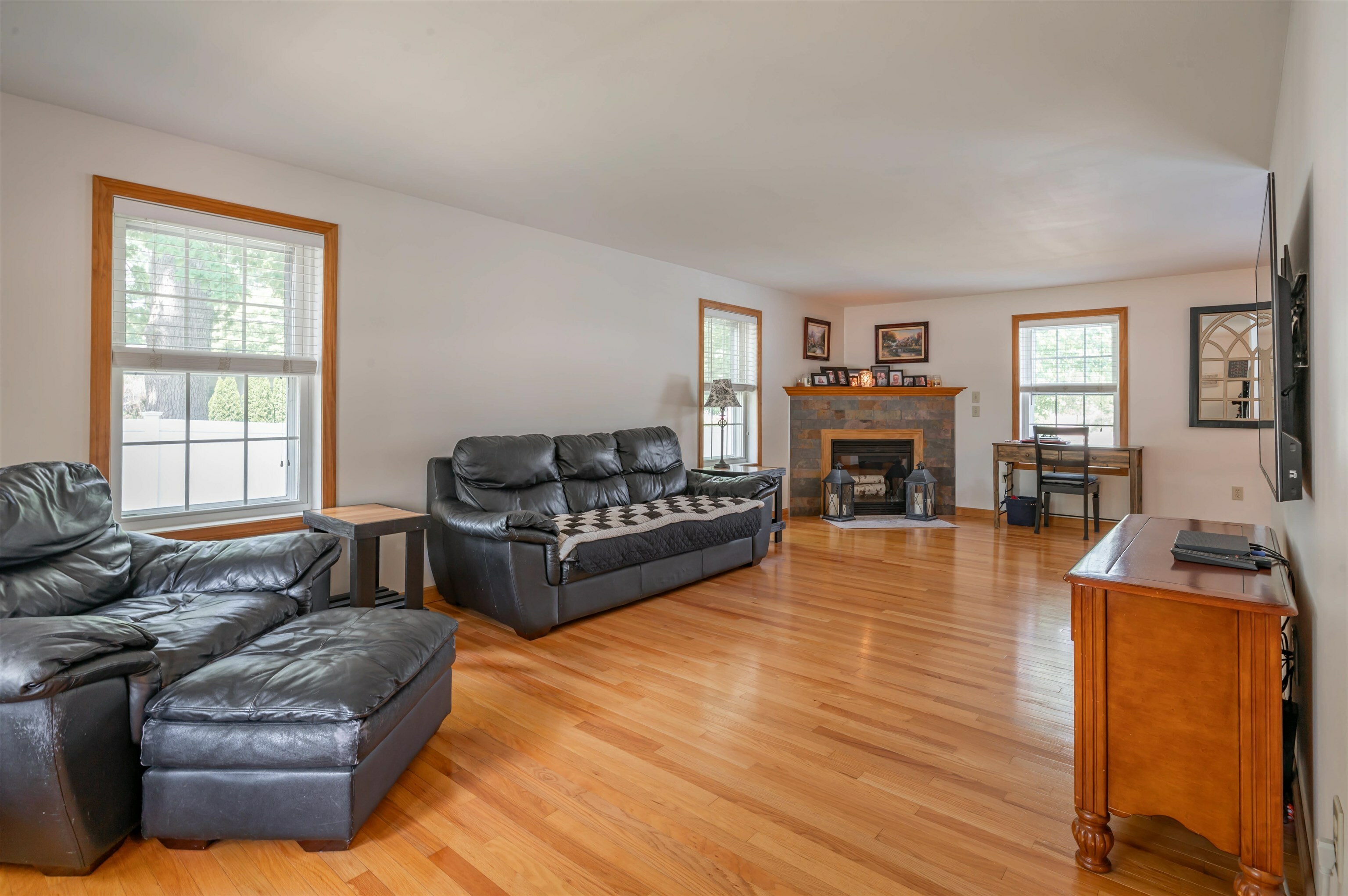 Property Photo: 6 Mollie Drive NH 03103