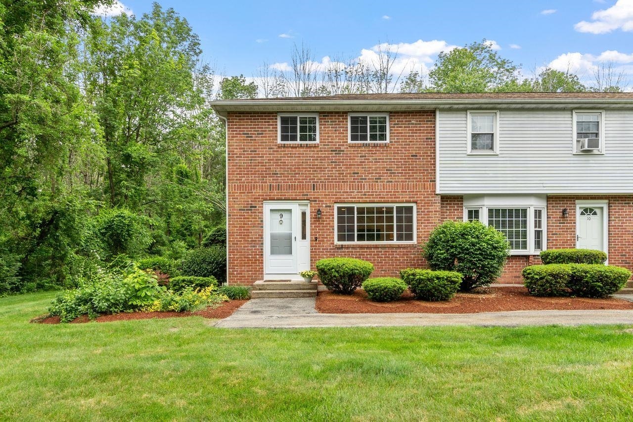Property Photo: 9 Oakridge Drive NH 03053