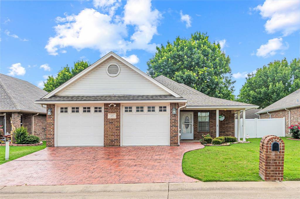 Property Photo: 105 Sunglow Loop TX 75154