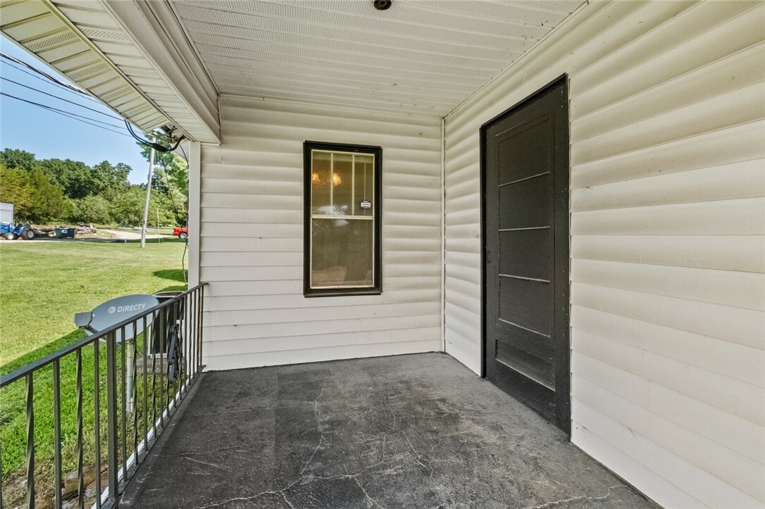 Property Photo:  1576 Highway 62  AR 72638 
