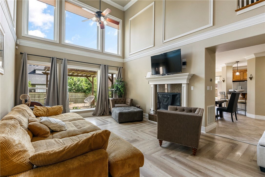 Property Photo: 2301 SW Farringdon Avenue AR 72713