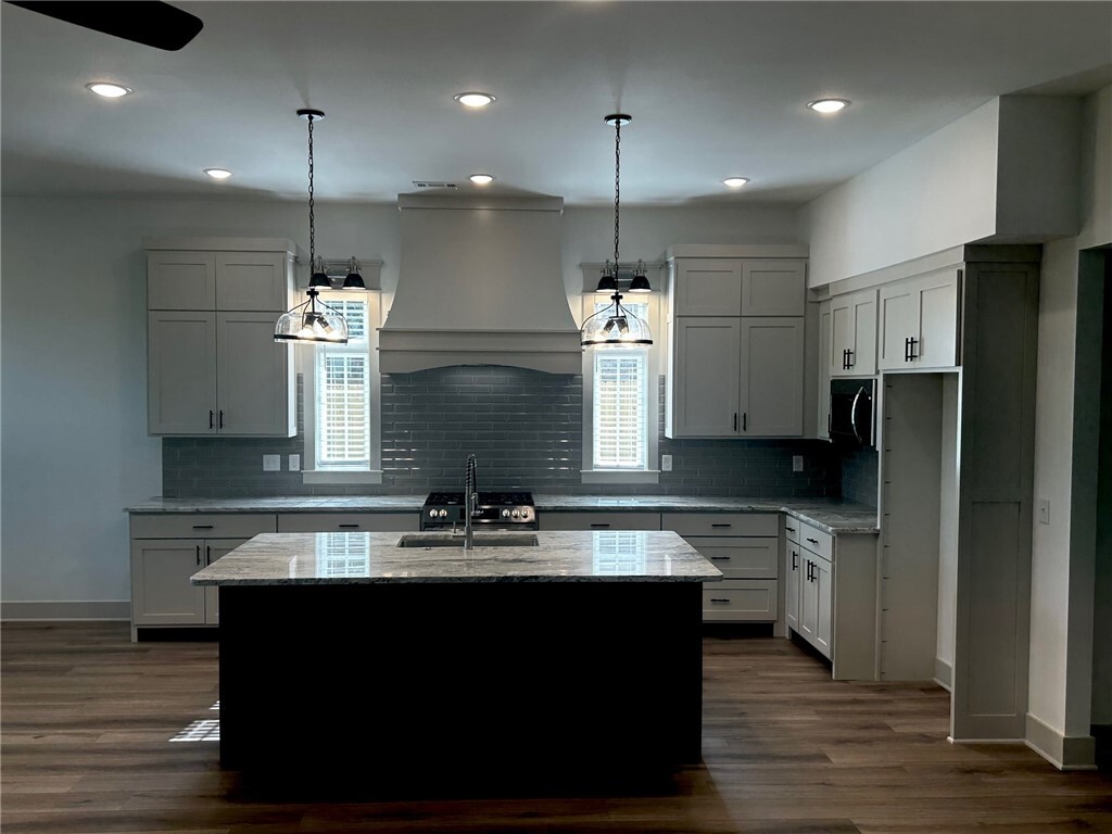 Property Photo: 604 Phyllis Farm Road AR 72753