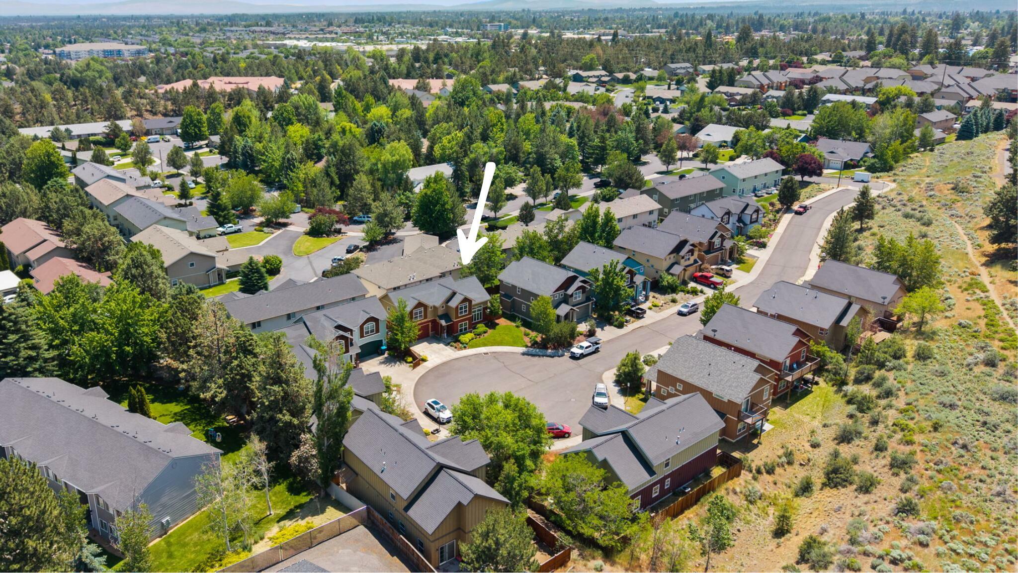 Property Photo: 1072 NE Parkview Court OR 97701