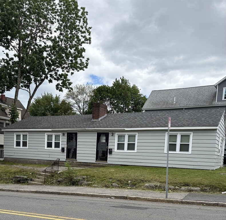 231 Moore St  Lowell MA 01852 photo