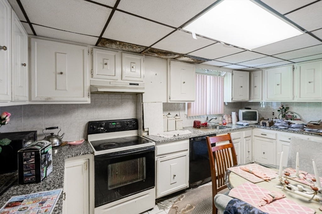 Property Photo: 160 Hartford St MA 01702