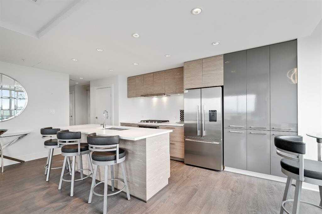 Property Photo: 38 9 Street NE 804 AB T2E 7X9