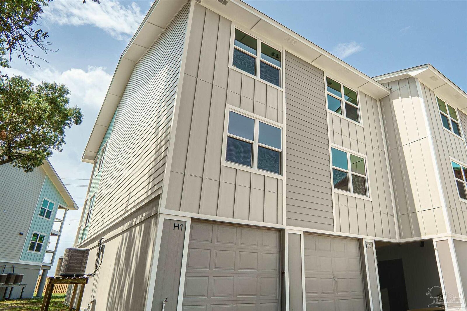 Property Photo:  200 Pensacola Beach Rd H-1  FL 32561 