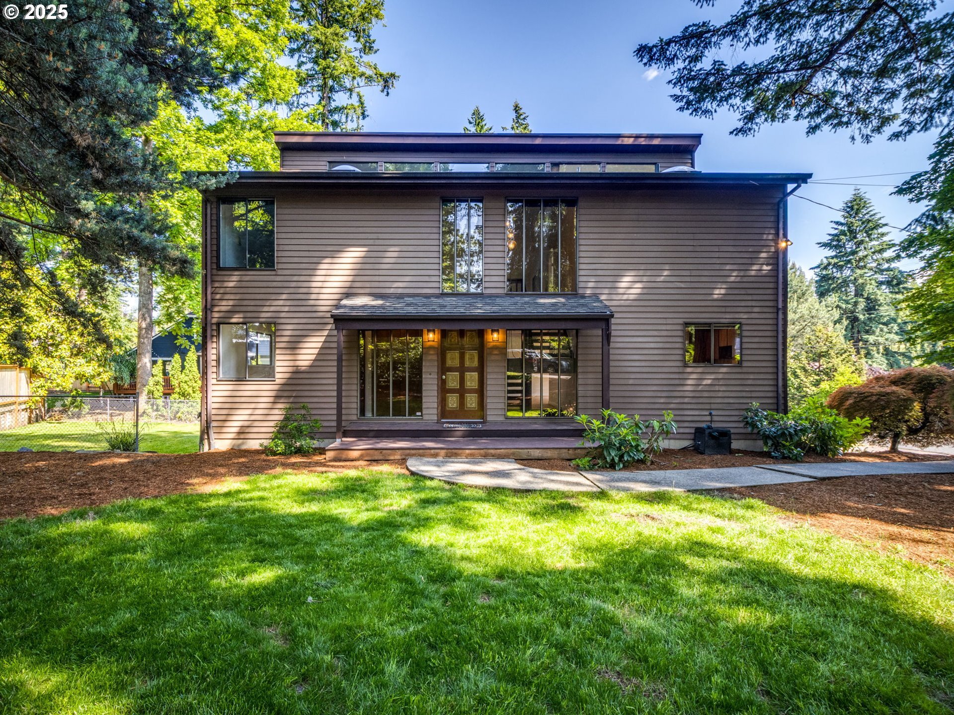 Property Photo: 7785 SW West Slope Dr OR 97225
