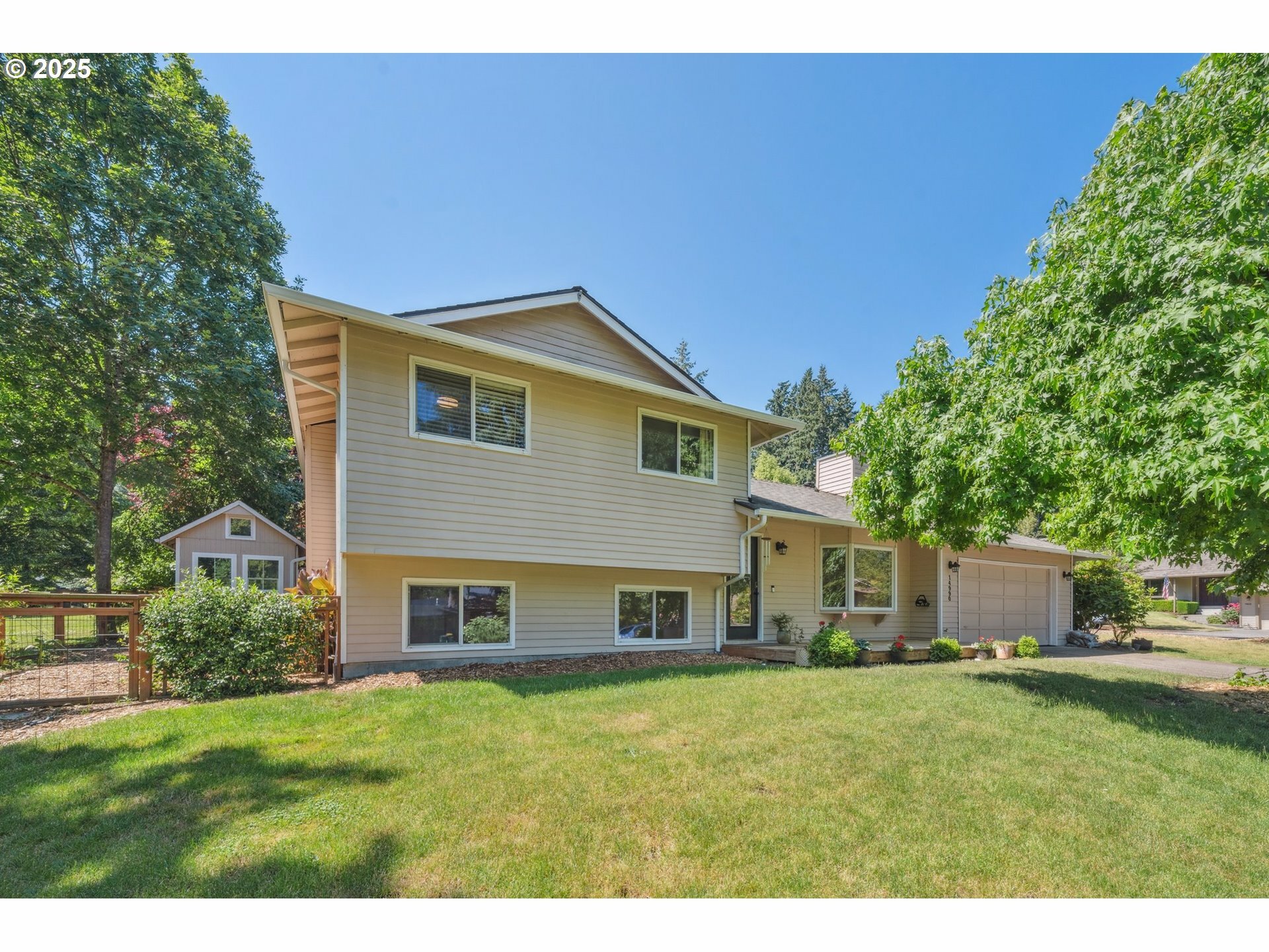 Property Photo: 14990 SW Carolwood Dr OR 97007